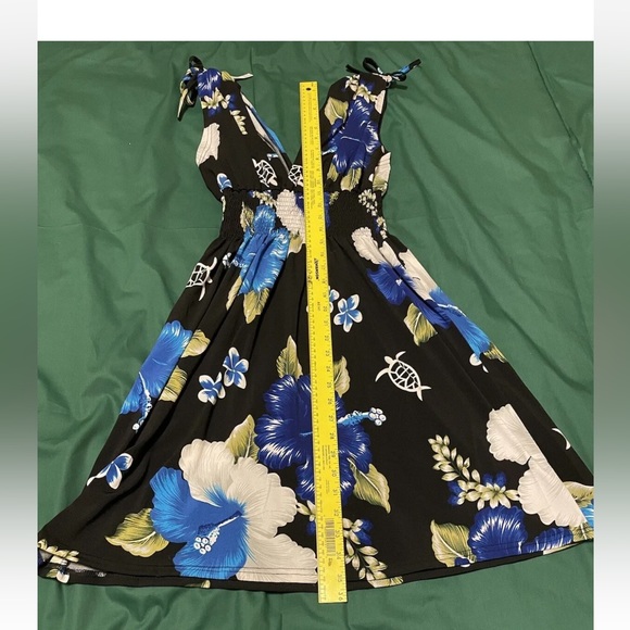 S&S Aloha Fashion Dress NWOT Medium Black Blue Stretchy Fabric - Picture 9 of 12